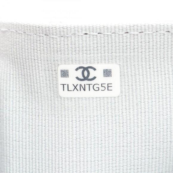 CHANEL Authentic Blue Leather Wallet - Picture 5 of 6